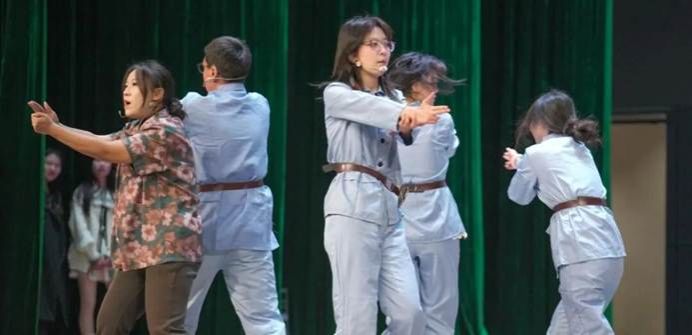 一群人正在跳舞AI 生成的内容可能不正确。